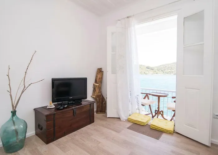 Cavos Seaside House